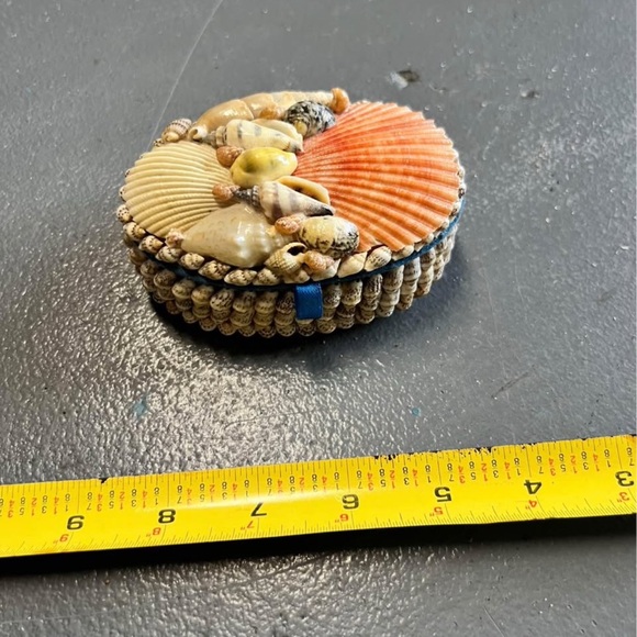 Vintage 3" Seashell Trinket Box Storage Coastal 🌊❤️ - Picture 1 of 4